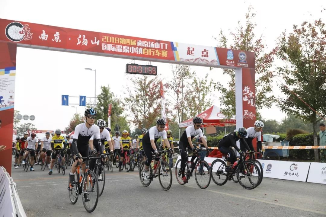 听见江宁｜江宁开发区新型研发机构摆摊“吆喝”创新产品！