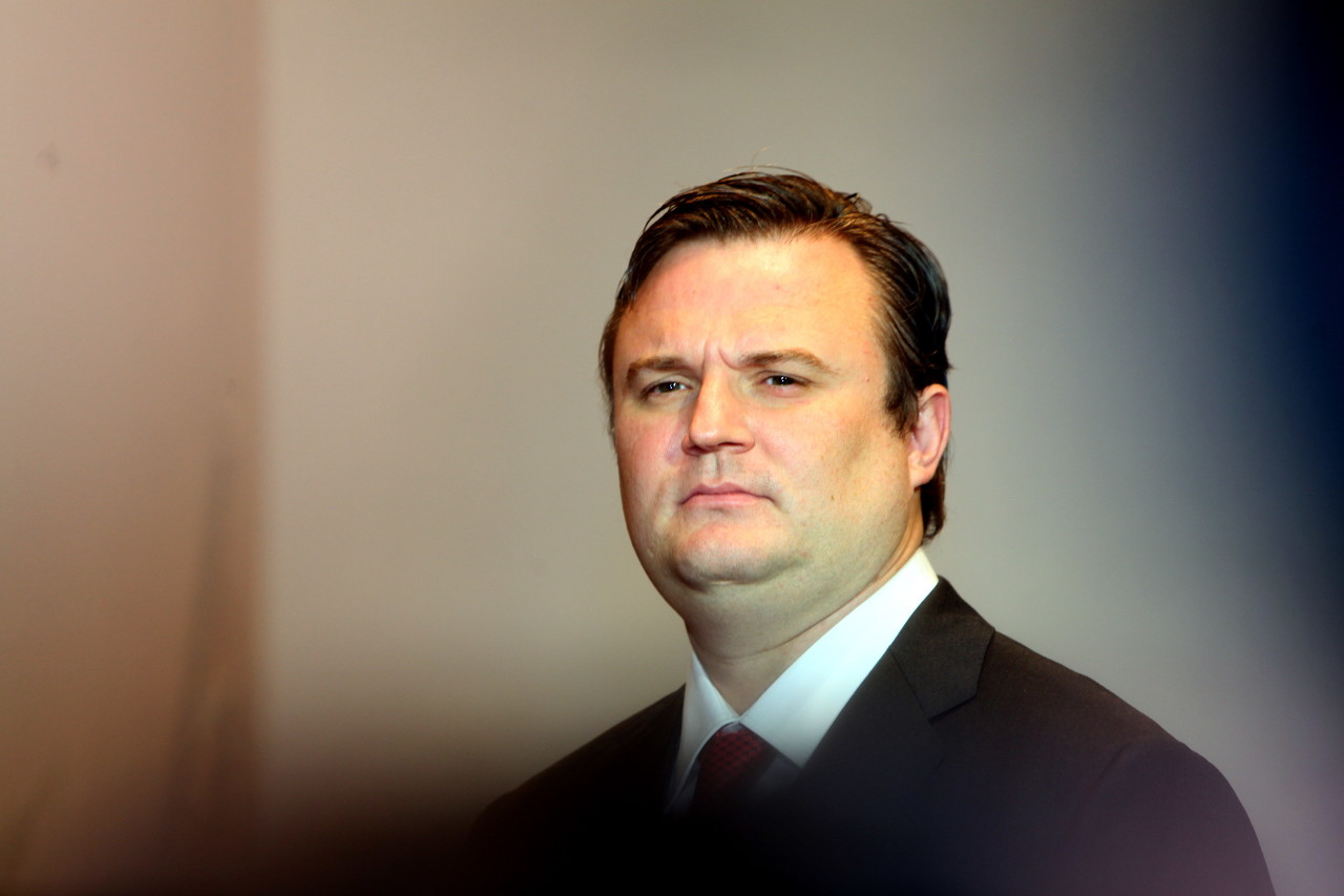 11日体育热点回顾：感动！辽篮两连败最美拉拉队泣不成声，球迷不愿离去掩面痛哭