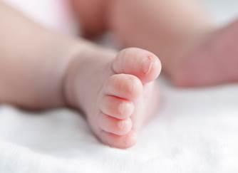 顽固性脚气脱皮瘙痒怎么治,脚上起水泡痒怎么确定是脚气