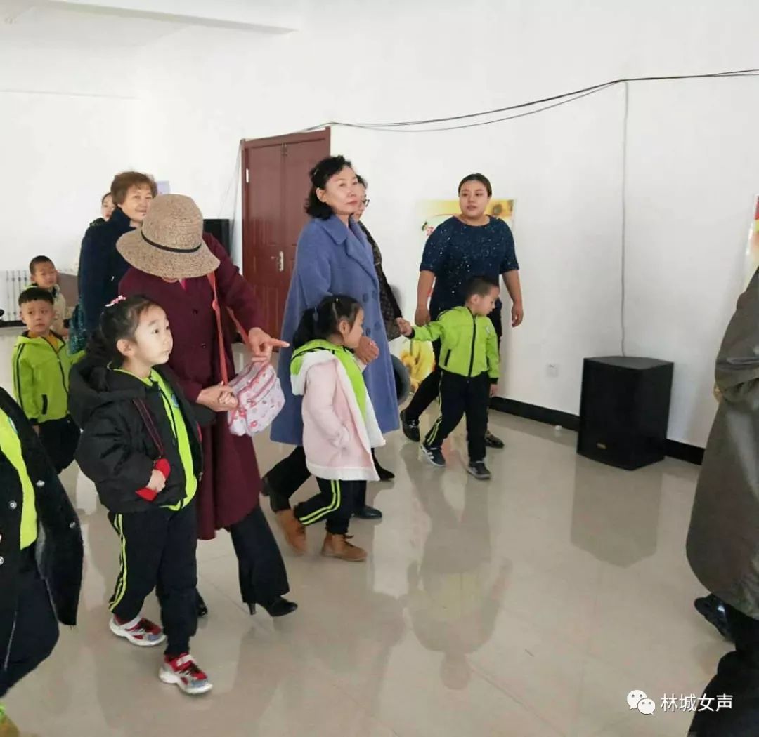 老少齐欢乐Happy乐翻天——市妇联携手优佳宝贝幼儿园走进老年大学