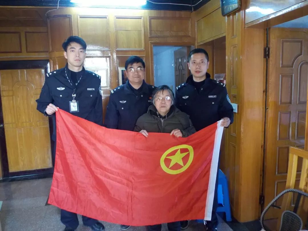 九九重阳敬老情浓浓关怀暖人心,爱在重阳节浓浓敬老情