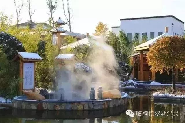 一泡红丨金秋时节，来临朐揽翠湖邂逅一场温泉+红叶的节后错峰游！