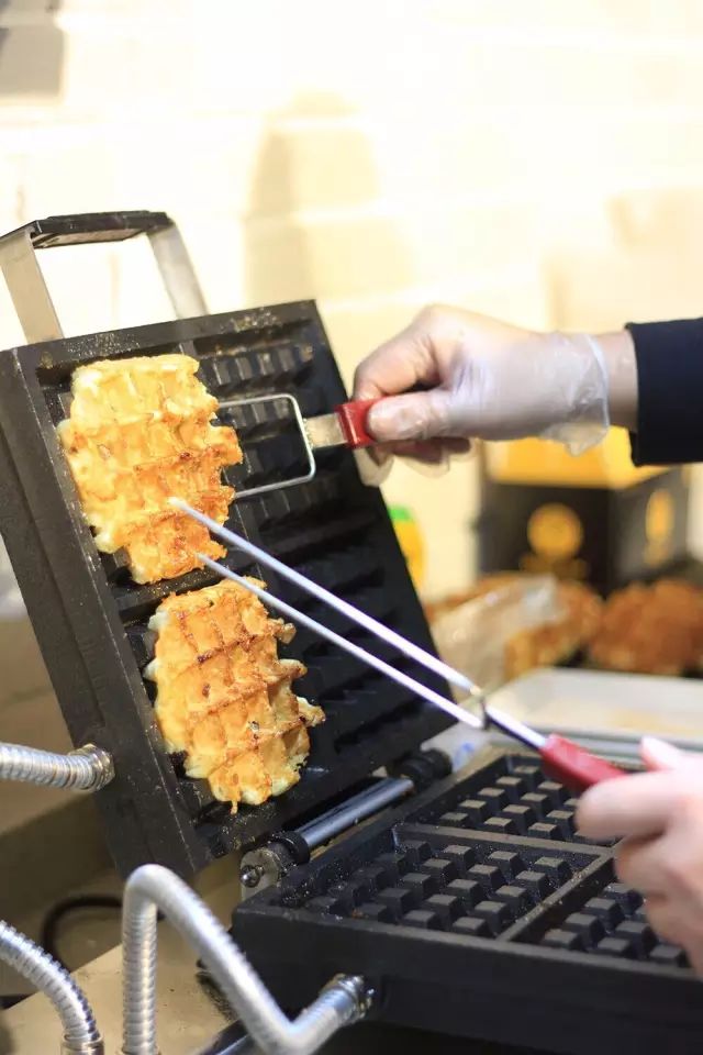 华夫饼为什么有许多坑,华夫饼为什么变得很大