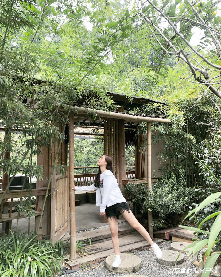 抖音上很火的一个原唱女歌手,成都妹儿抖音原唱