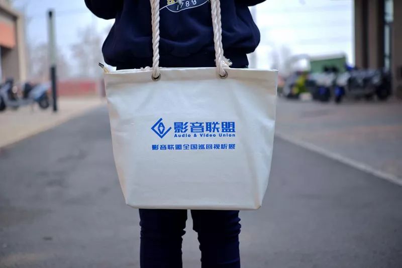 影音联盟南昌站——Sony4K激光全新VPL-VW878产品演示、全景声、智能演示互动