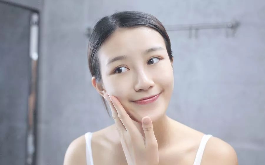 教你这样洗脸,洗脸虽简单也得好好对待