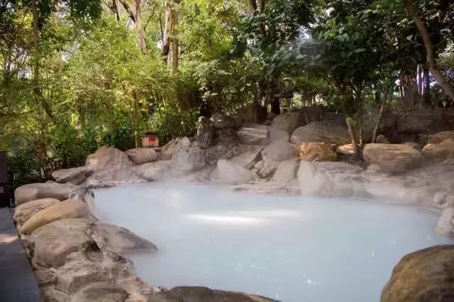 红河州泡温泉附近哪里好玩又便宜,红河弥勒温泉推荐