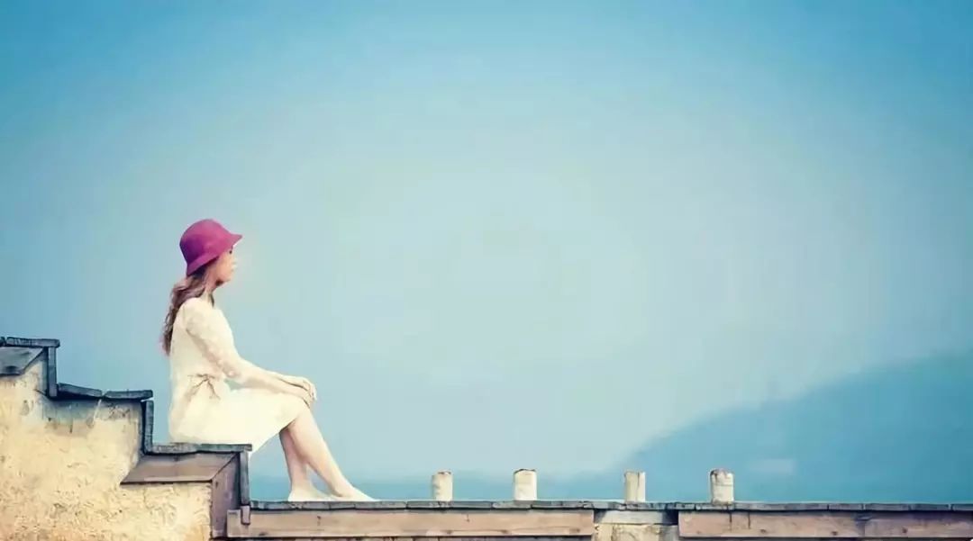 白天是夫妻晚上做邻居是什么歌,白天是夫妻晚上是兄弟婚礼抖音