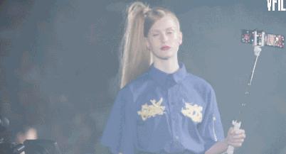 中国大妈才是地球上最敢穿的街头王者!当红时尚单品都是你妈玩剩下的