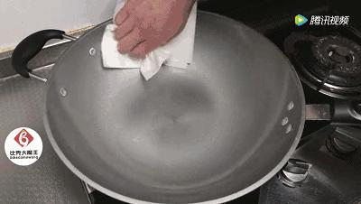 铁锅不粘锅用什么擦,不粘锅的铁锅用什么纸巾擦拭