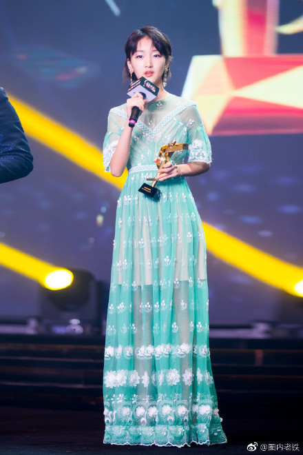 周冬雨冷酷造型,周冬雨大胆造型引争议