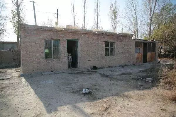 昌吉4岁男孩先天无肛，有人筹集16万元让他“重获新生”