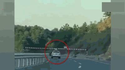 12月2日，全国交通安全日快和孩子一起学习救命安全知识