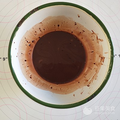 熊猫杯子蛋糕的做法,萌物杯子蛋糕的做法