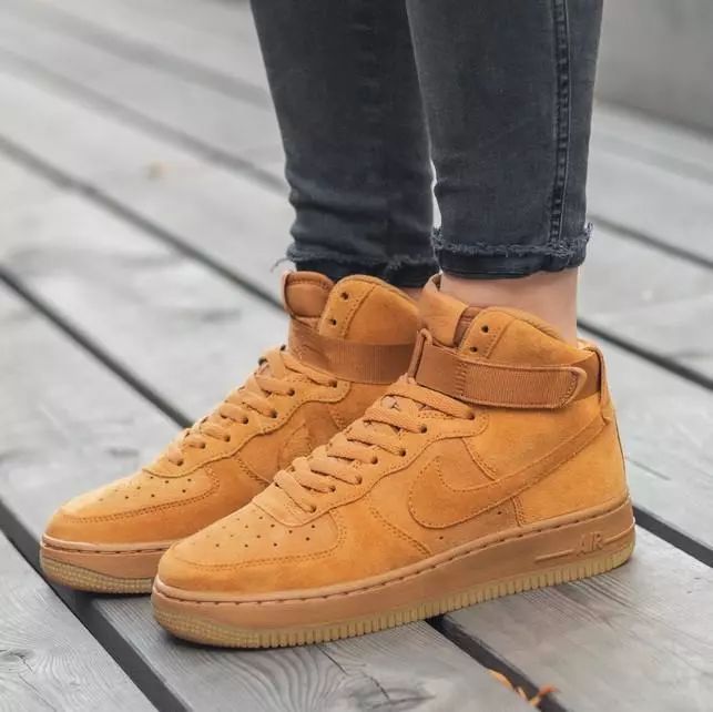 aj4涂鸦白蓝,aj4涂鸦联名灰麂皮