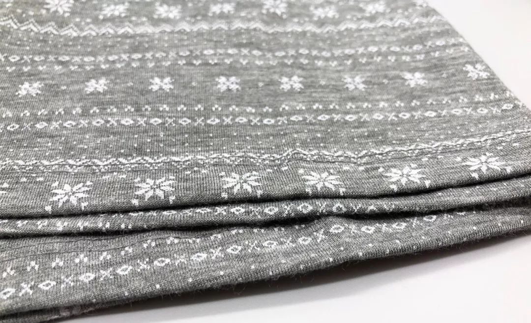 美国总统奥巴马穿的衣服,奥巴马穿的羽绒服