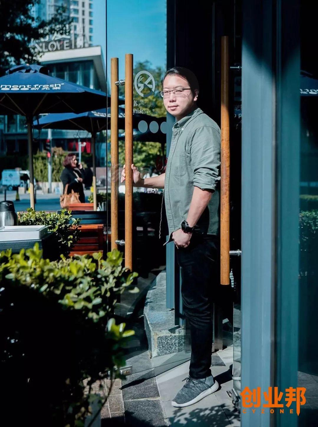 抖音里好多人动不动就月入百万,抖音里月入百万的人