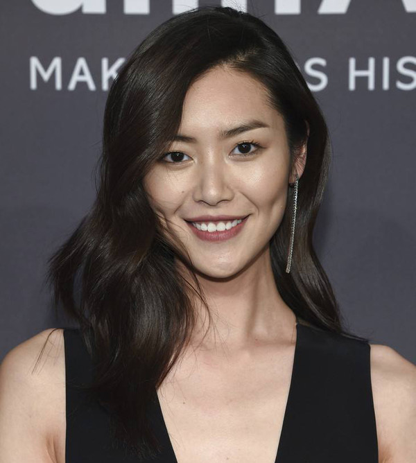 奚梦瑶何穗大表姐的维密秀,奚梦瑶何穗刘雯冬季街拍机场