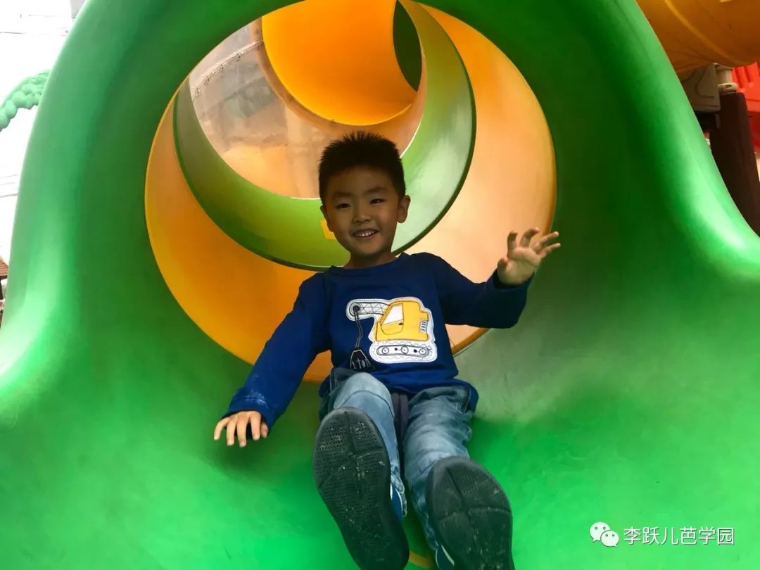 去幼儿园培训让我学到了什么,去幼儿园体验一天老师