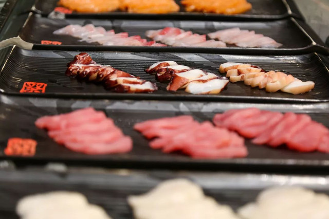 福利‖带上你的plus胃，郑州这家海鲜自助餐厅鲍鱼螃蟹吃到醉！