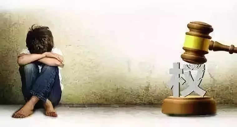 离婚后孩子先改姓还是先迁户口,离婚后孩子户口迁过来需要改姓吗