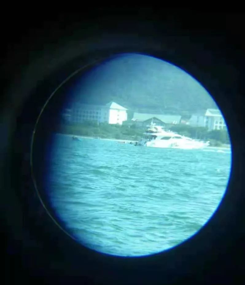 「无毒青春健康生活」几十名男女租游艇出海，没想到“翻船了”