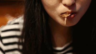 往鞋里抹点这个，走路再久都不累！聪明的人都这样做