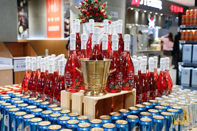 火爆全国的网红超市盒马鲜生来武汉啦！首店开业波龙88元一只，超多爆款买一送一！