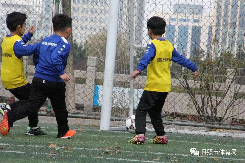 「快来围观这群超级棒的孩子」厚积薄发新力量，日照市足球学校开课啦~