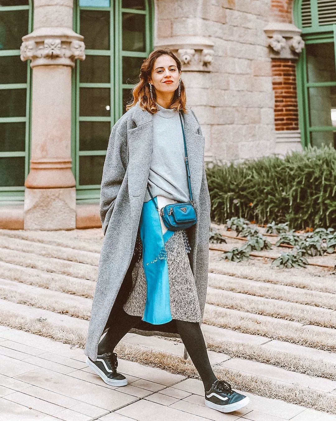 时髦新穿法冬天也能穿裙子,冬季哪些裙子比较轻盈又好穿