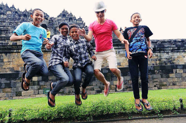 婆罗佛屠，火山灰下的佛教奇观