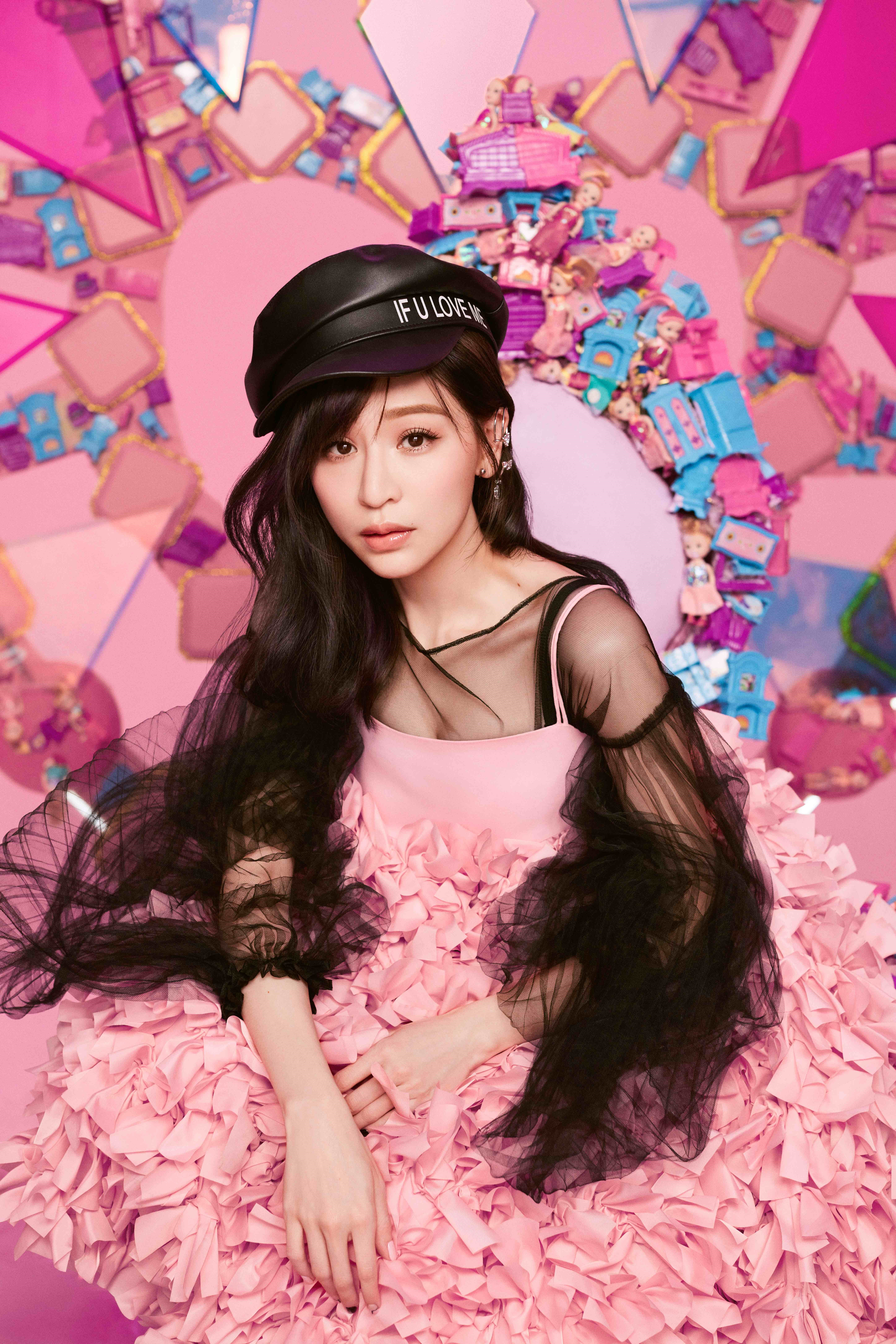 王心凌新专辑”黑哈妮”玩酷开门关键字立马火登热搜榜！