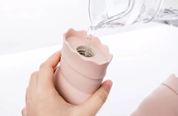 热水袋放微波炉加热膨胀了,热水袋能放在微波炉里加热吗