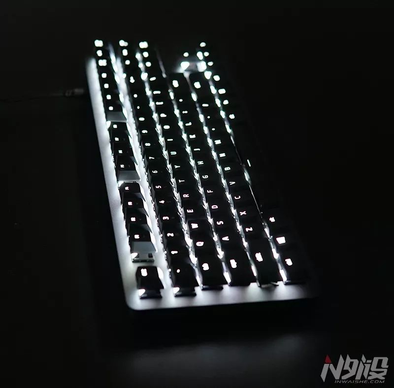 雷蛇黑寡妇蜘蛛x竞技版键盘鼠标,雷蛇黑寡妇v3键盘怎么下载驱动