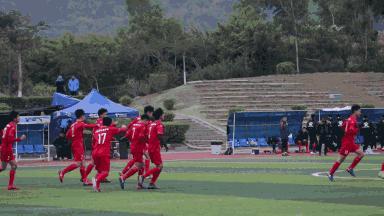 校园足球披荆斩棘突出重围,足球在学校怎么防丢有标记