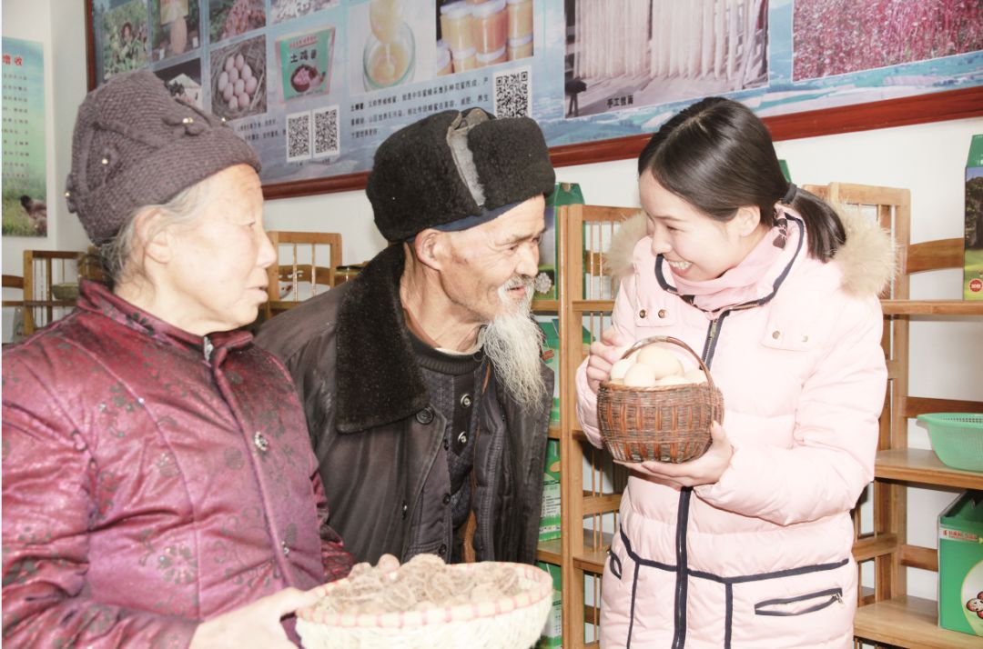 陇南：从“提篮小卖”到“网销全球”