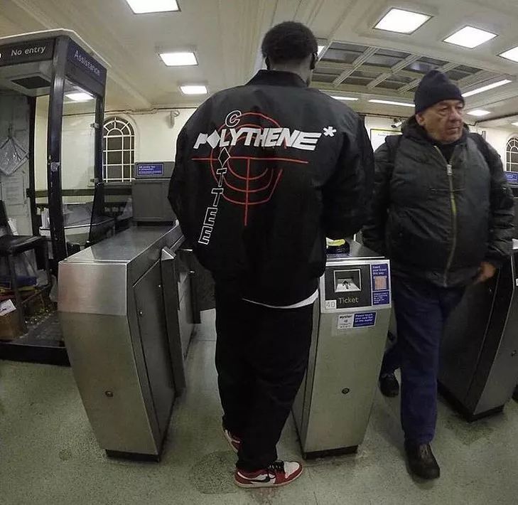 “我和师姐开房，一切止于假鞋的脚臭”｜买到假货的经历