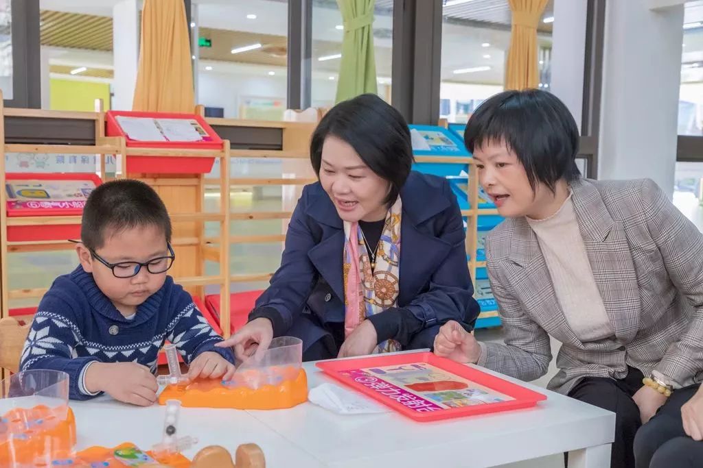 福建省妇联主席徐姗娜到直属幼儿园调研：做好新时代幼儿教育和家庭教育