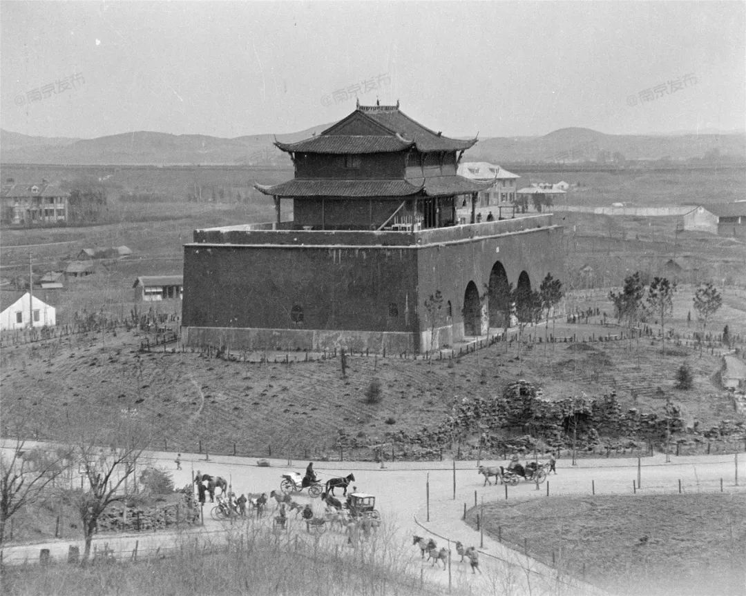 鼓楼70岁的老人免费吗,鼓楼60岁以上老人免票吗