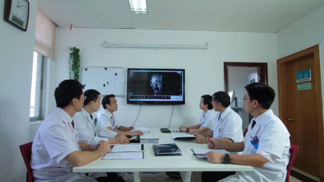 脚踝扭伤48小时后能用热水泡脚吗,脚踝扭伤48小时后能用顺筋条洗吗