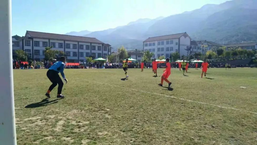 瓒崇悆閬囦笂鍒濋洩璧涘満,瓒崇悆澶х悊