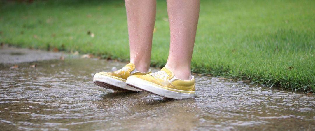 雨天鞋湿了快速干的方法,湿鞋快干小妙招