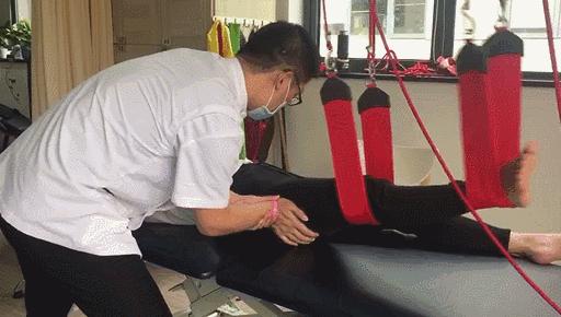 长期跷二郎腿怎么纠正,跷二郎腿引起的伤害怎样锻炼