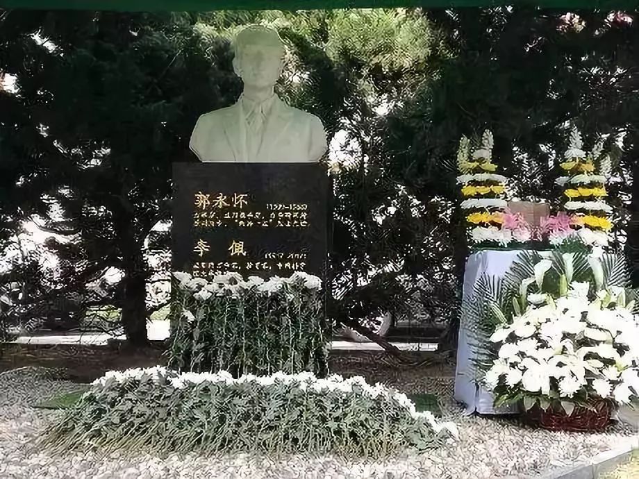 50年前的今天，他用自己的生命护住一份绝密文件！22天后，中国靠它震惊了世界！