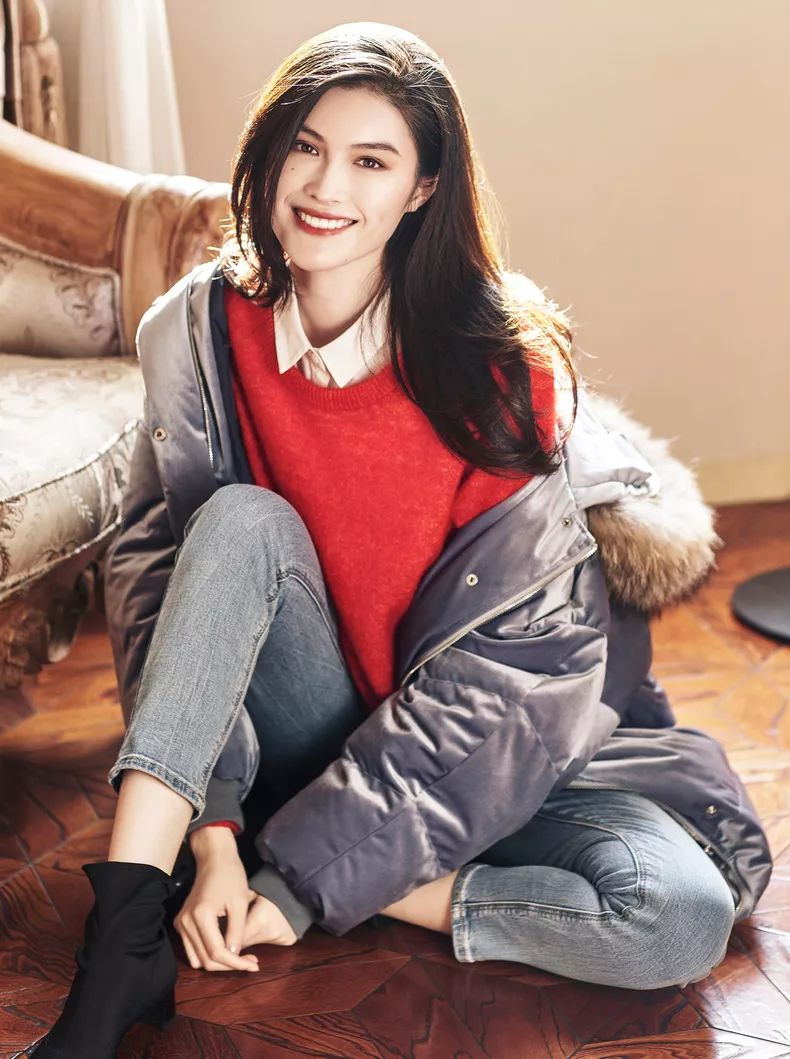 别再穿黑色了，这个颜色今年超流行，百搭时髦还显白显气质