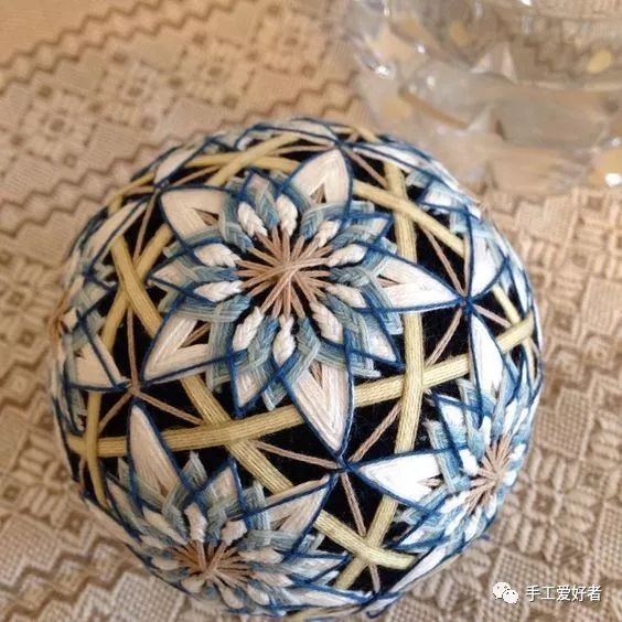 初雪飘下的日子，来缠一个毛线球吧