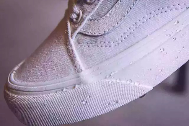 下雨鞋子湿了怎么办小技巧,下雨天防止鞋子湿