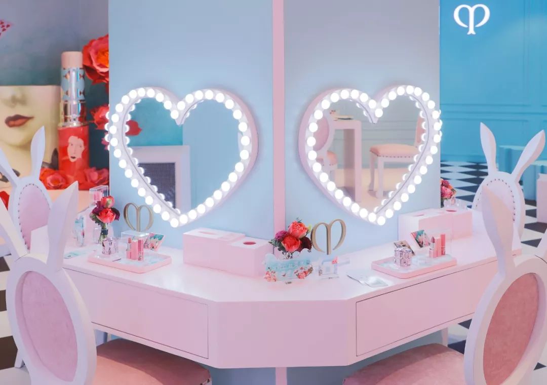 恃美行凶在线抢钱｜CPB圣诞限量系列美得不！合！法！