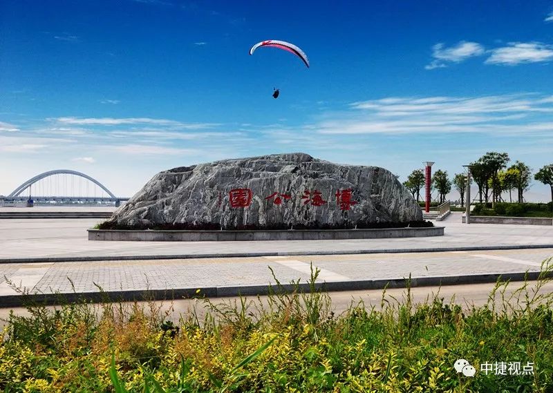 赞中国改革开放四十年的诗赏析,咏改革开放四十周年诗词