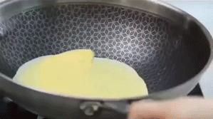 将食物“悬浮”起来的锅!轻松做到不沾锅,无油烟更健康
